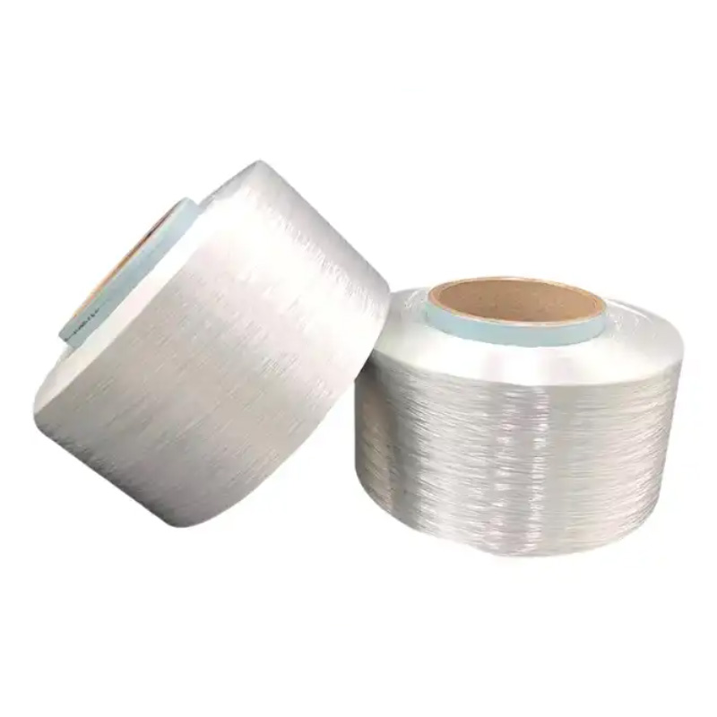 Cén chaoi a gcuirtear Hot Melt Polyester Snáth i bhFeidhm i Táirgeadh Teicstíle Tionscail?